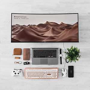 small_free-ultra-wide-curved-led-screen-mockup-psd